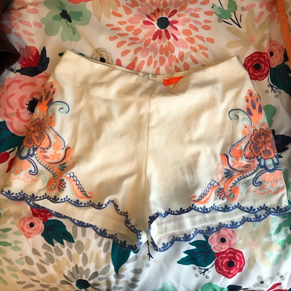 Mid rise bohemian shorts